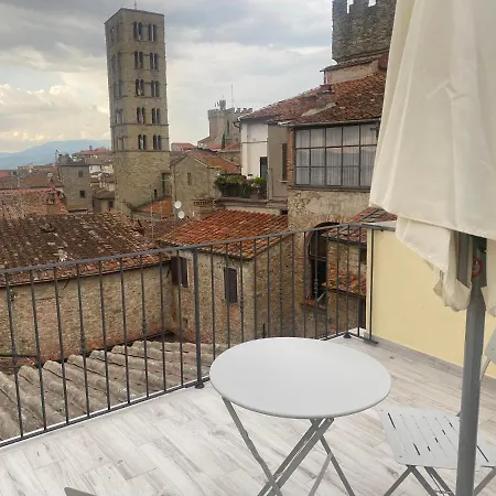 La Torre Di Borgunto - Piazza Grande Apartment