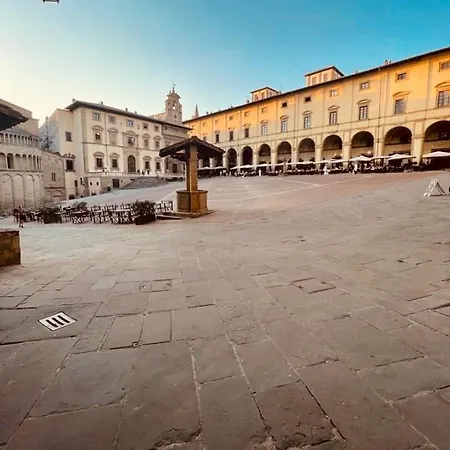 La Torre Di Borgunto - Piazza Grande *