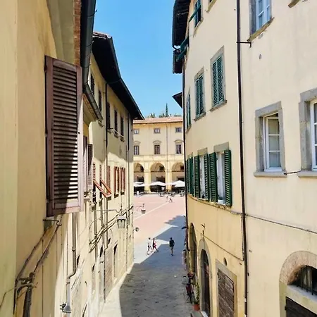 Apartment La Torre Di Borgunto - Piazza Grande