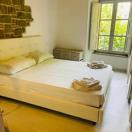 Apartment La Torre Di Borgunto - Piazza Grande