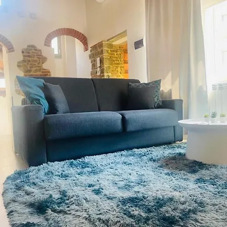 Apartment La Torre Di Borgunto - Piazza Grande