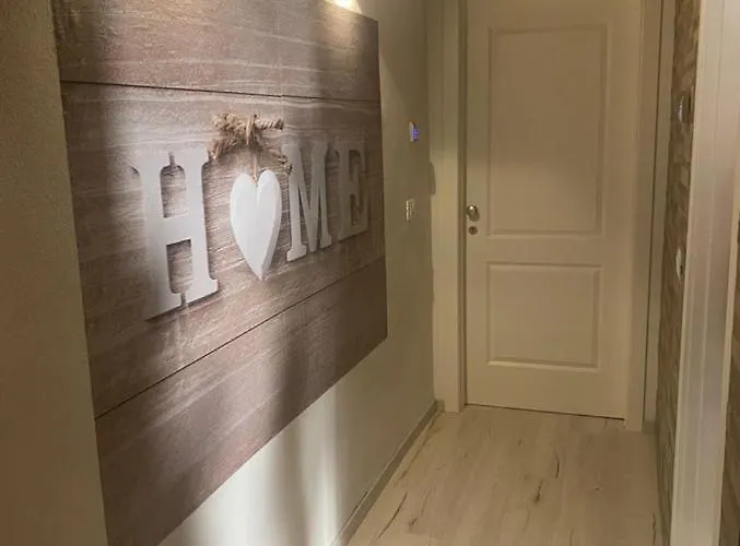 La Torre Di Borgunto - Piazza Grande アパート