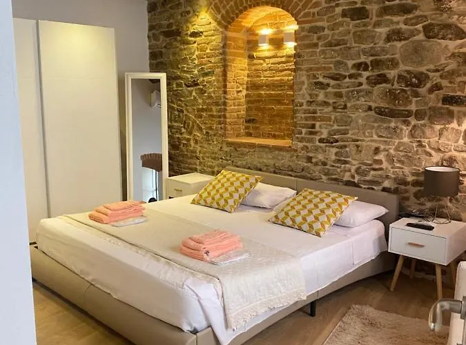 アパート La Torre Di Borgunto - Piazza Grande アレッツォ