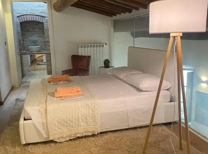 La Torre Di Borgunto - Piazza Grande アレッツォ