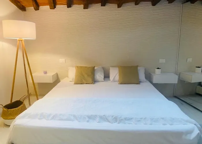 La Torre Di Borgunto - Piazza Grande アレッツォ