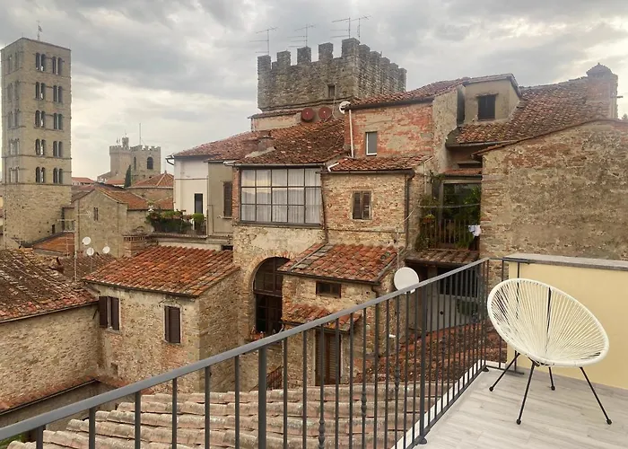 La Torre Di Borgunto - Piazza Grande アパート *