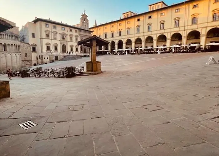 La Torre Di Borgunto - Piazza Grande *