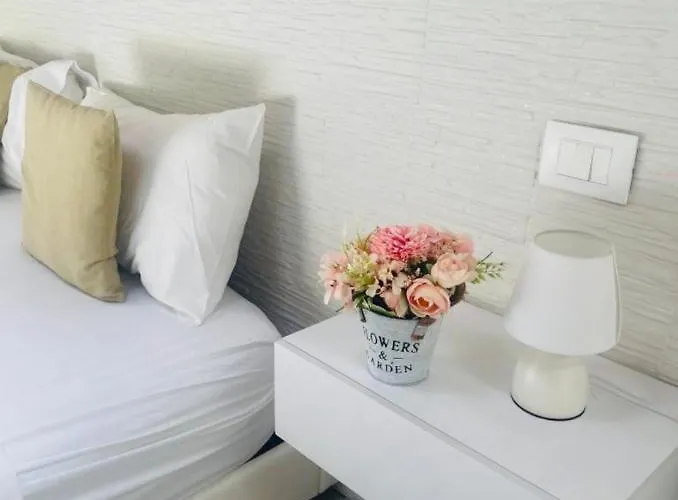 La Torre Di Borgunto - Piazza Grande アパート