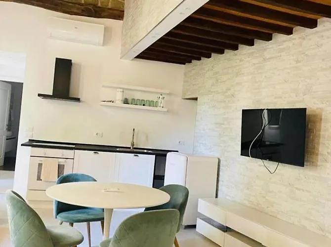 La Torre Di Borgunto - Piazza Grande * アレッツォ