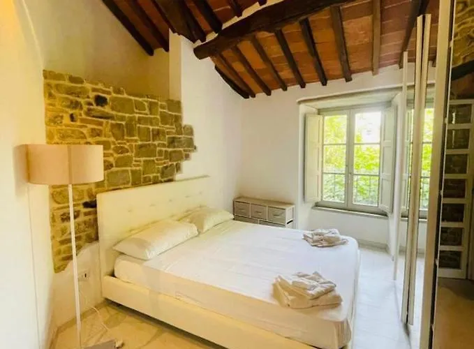 La Torre Di Borgunto - Piazza Grande * アレッツォ