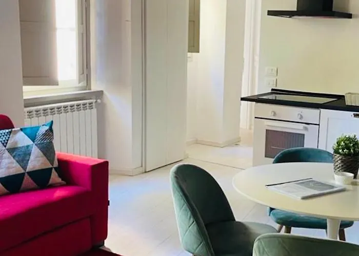 La Torre Di Borgunto - Piazza Grande *