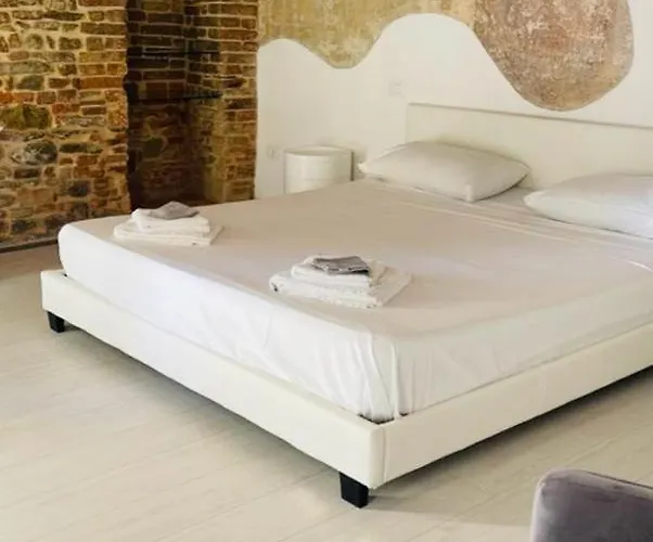 アパート La Torre Di Borgunto - Piazza Grande アレッツォ