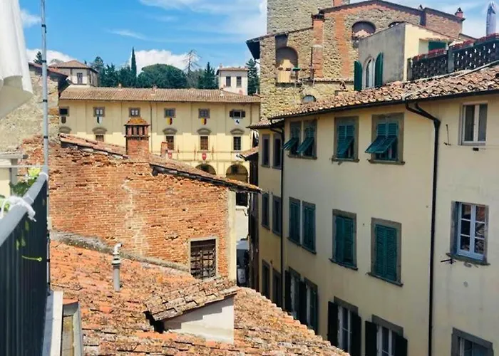 La Torre Di Borgunto - Piazza Grande